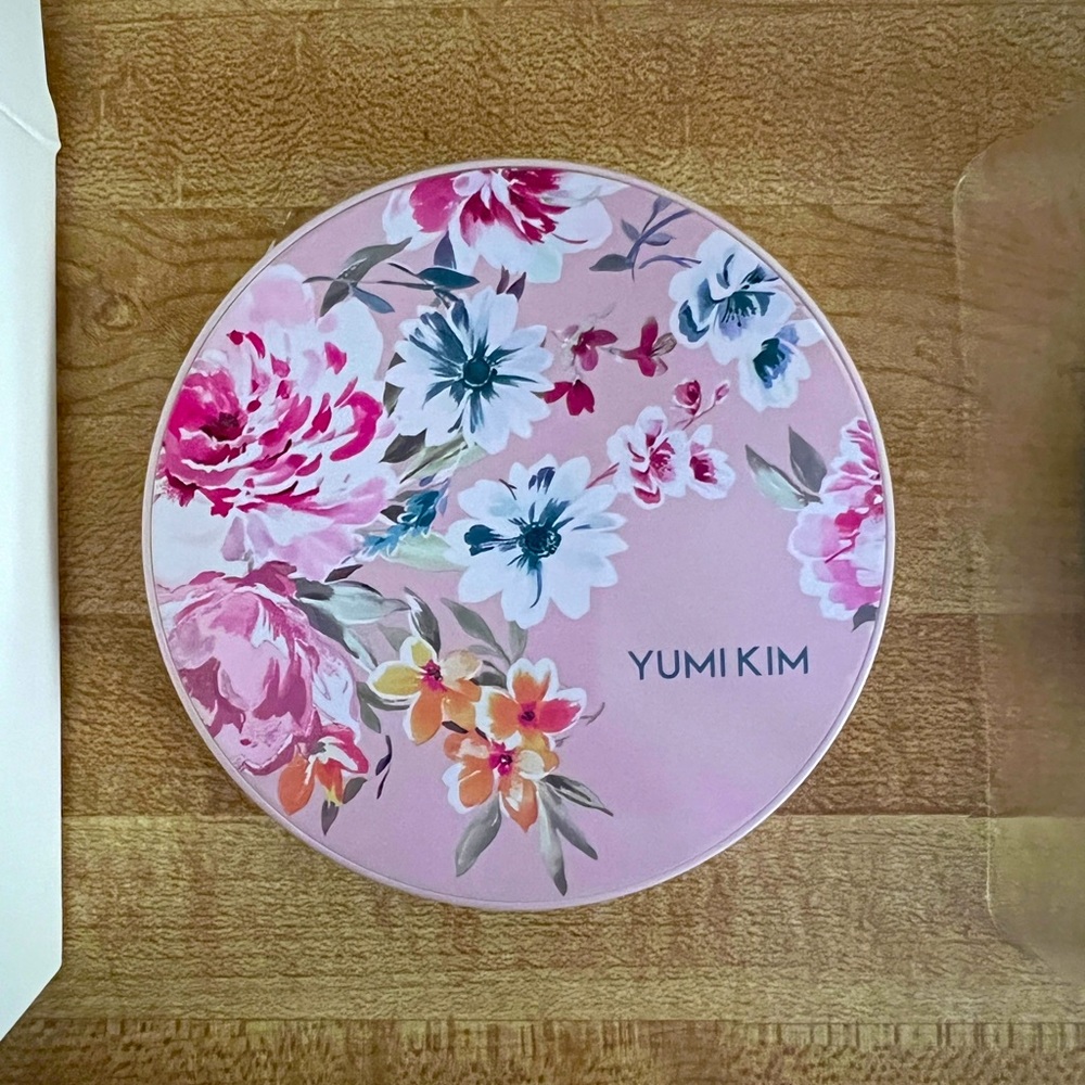 YUMI KIM Wireless Charging Pad